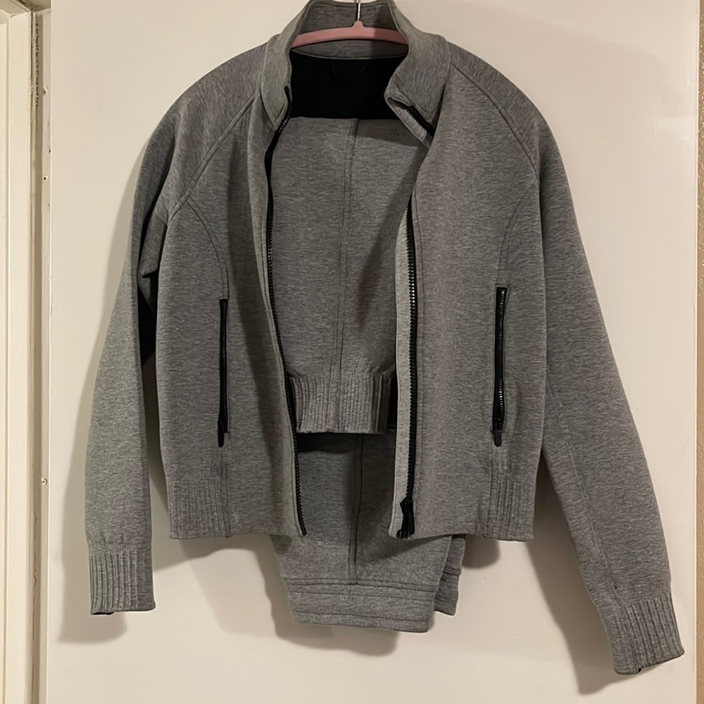 Lululemon athletics set